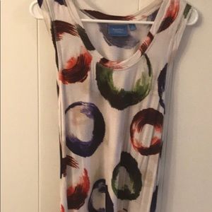 Sleeveless knit Vera Wang top. Length is long.